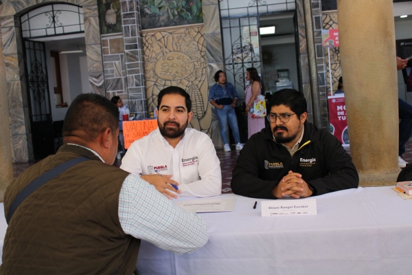 Agencia de Energ&iacute;a acerca a Tehuac&aacute;n programas de transici&oacute;n energ&eacute;tica