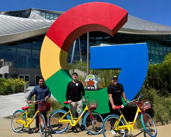 Estudiantes poblanos exploran futuro energético y tecnológico en Silicon Valley